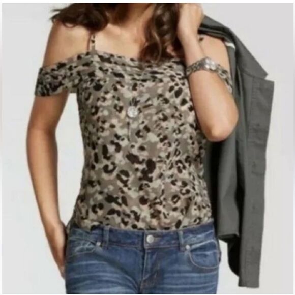 Cabi 5360 Olive Camo Animal Print Pleat Neck Cold Shoulder Flowy Tank Blouse - Picture 1 of 13